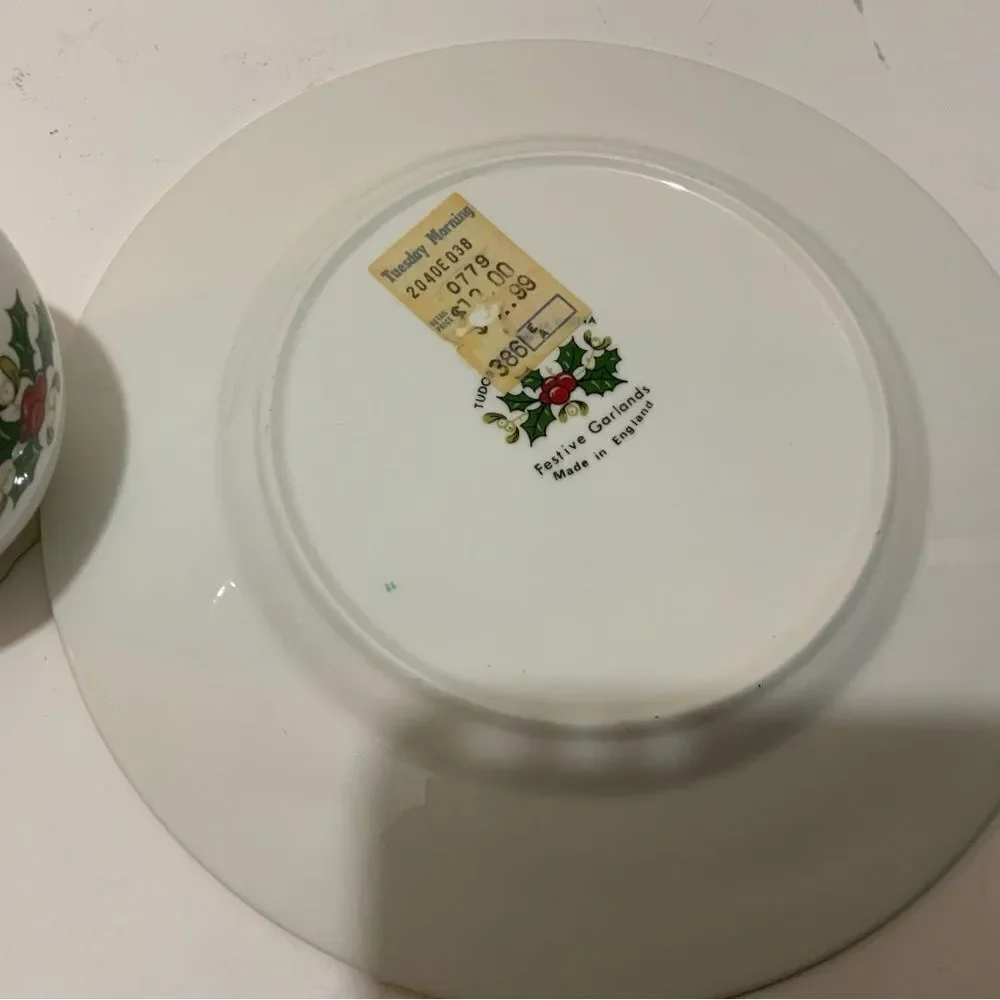 TUDOR ROSE CHINA FESTIVE GARLANDS BUD VASE & SALAD PLATE 8 1/8 ENGLAND G12